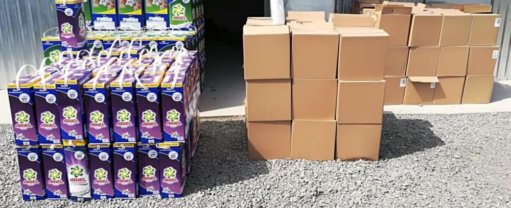 Hamis Ariel, Lenor egy tompai raktárban