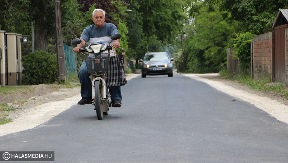 Halászcsárda, Platán utca: 850 méter aszfaltút készült (galéria)