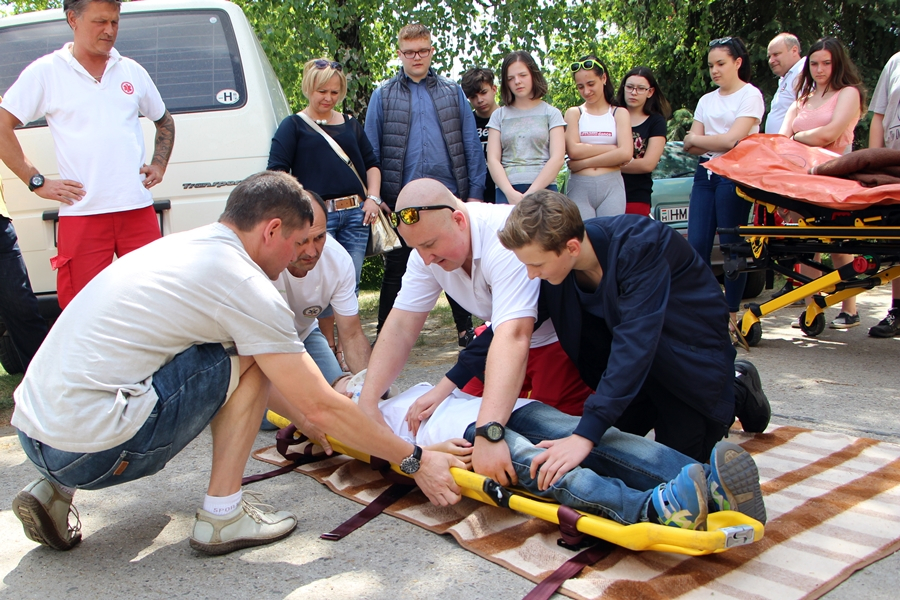 Nyílt nap volt a halasi mentőknél (galéria)