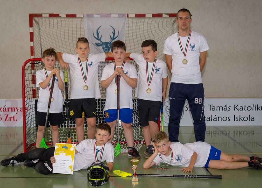 Bronzérmesek lettek a mélykúti floorballosok