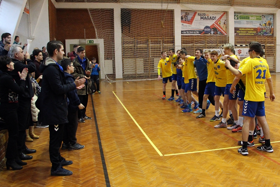 Gratulálunk! Veretlenül nyertek bajnokságot
