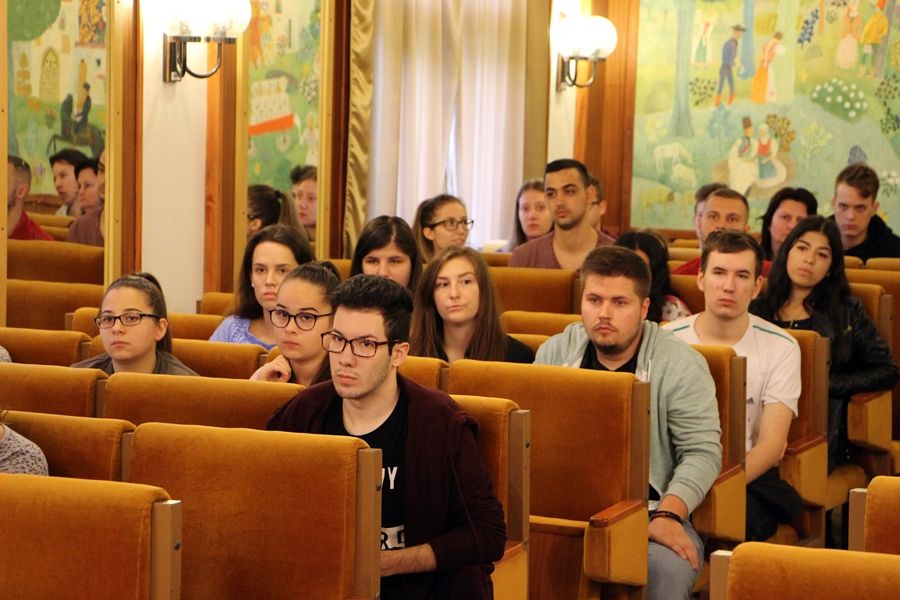 Hétfőn már dolgozhatnak