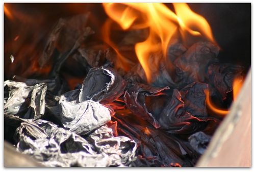 Kigyulladt a melléképület