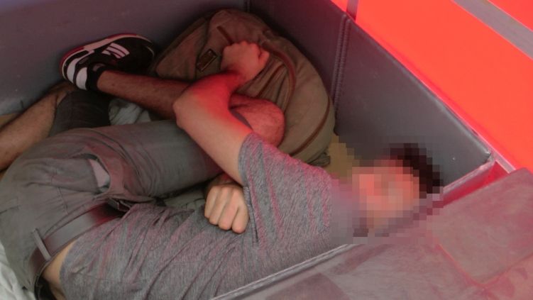 Két kamion, négy migráns