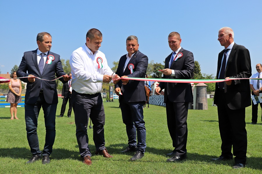 Felavatták a megújult Hirling József Lovasparkot (galéria)