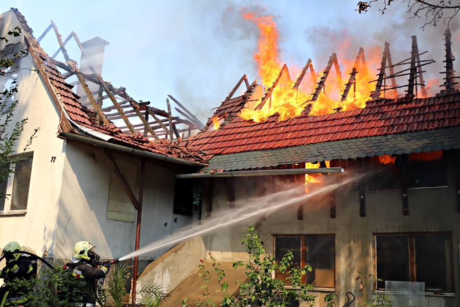 Hatalmas tűz volt Kunfehértón (galéria)