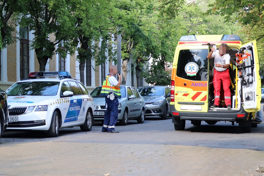 Mentőt hívtak az idős férfihez