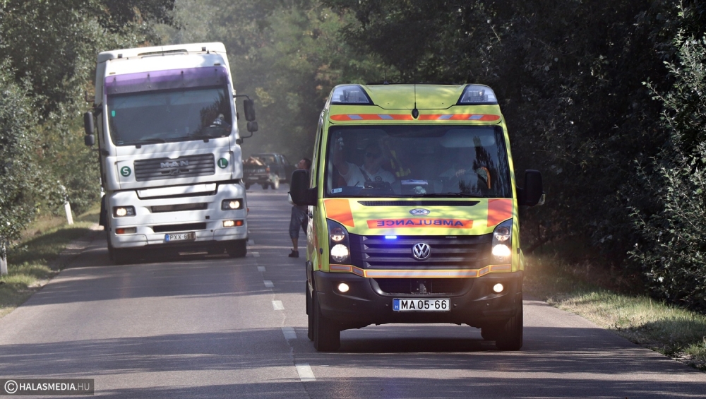 Árokba borult egy autó Jánoshalma közelében