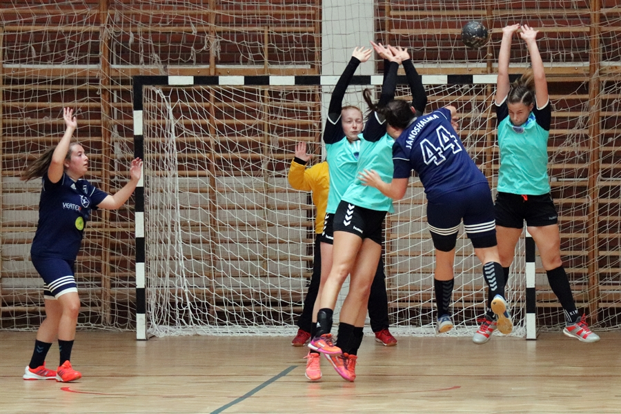 40 gól lőttek a lányok (galéria)