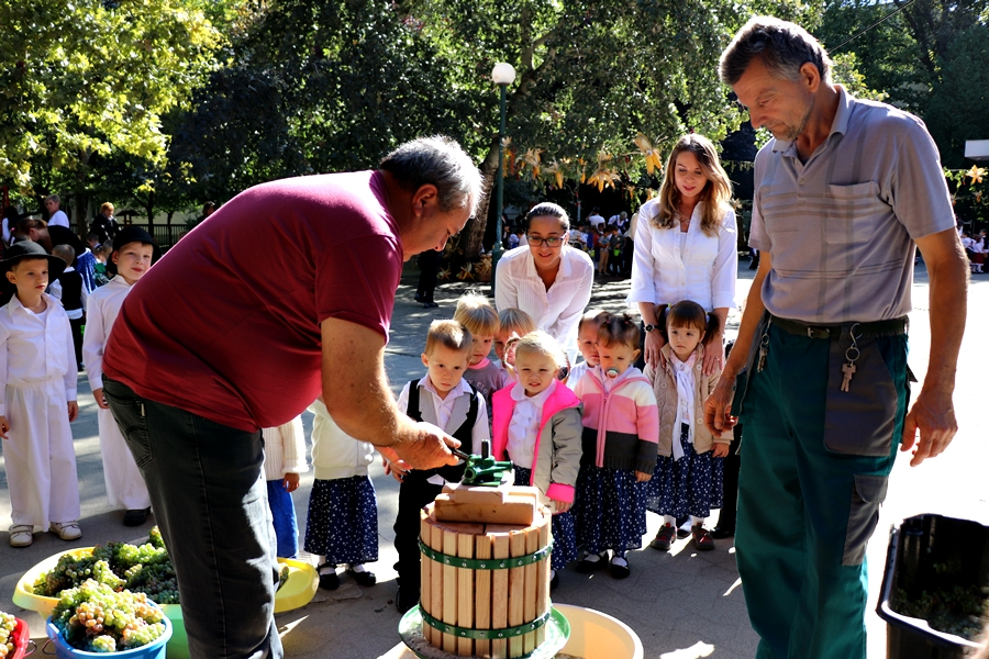 Táncolt, vásározott a Bóbita Óvoda (galéria)