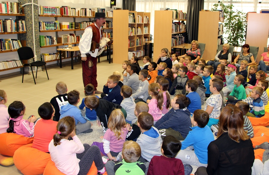 Gyermekbarát könyvtár