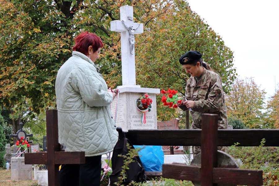 Hadisírokat gondoztak a hagyományőrzők és a területvédelmi tartalékosok (galéria)