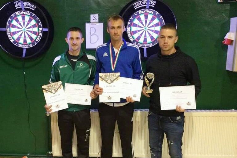 Országos dartsbajnokok a halasi tűzoltók