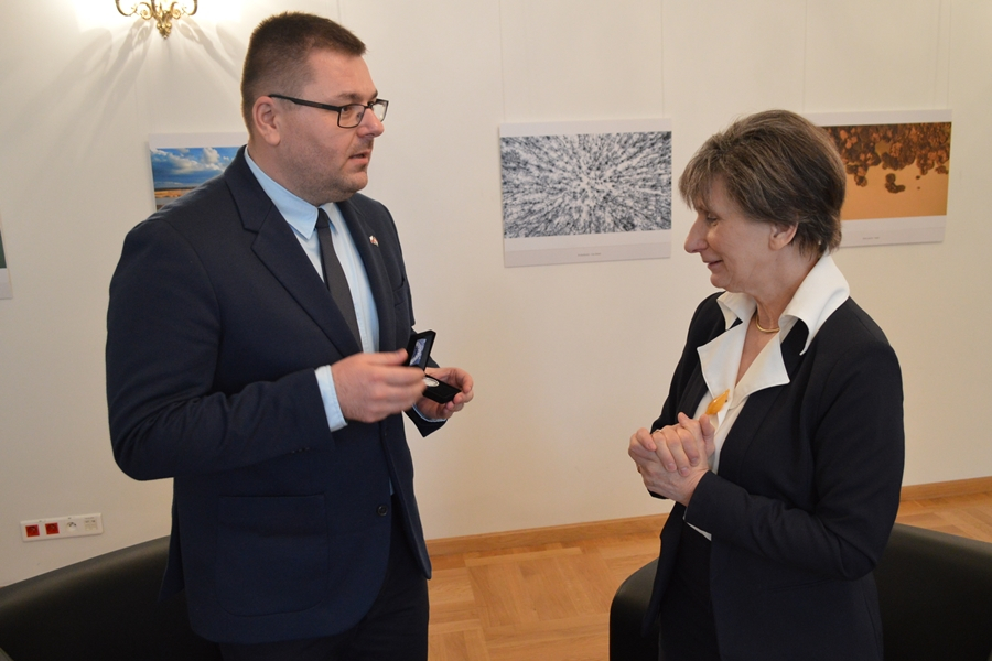 Halasi csipkét kapott a krakkói főkonzul