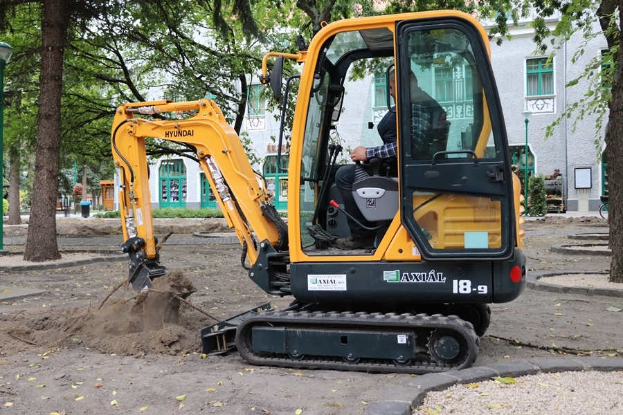 Öntözőrendszer lesz a főtéren