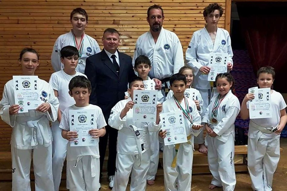 Nyolc magyar bajnoki cím