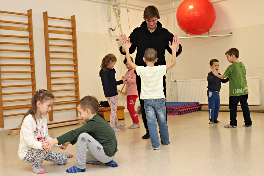 Táncoló ovisok a Bóbitában (galéria)