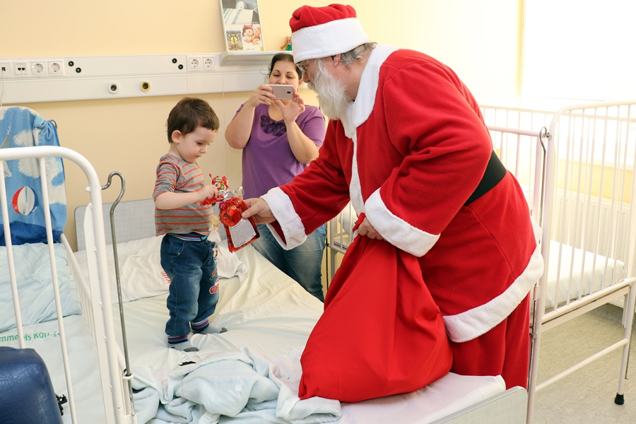 Meglepték a kórház gyermekosztályát