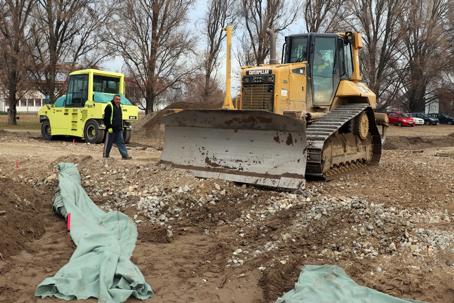 December végére készül el az út a Gárdonyi utcában (galéria)