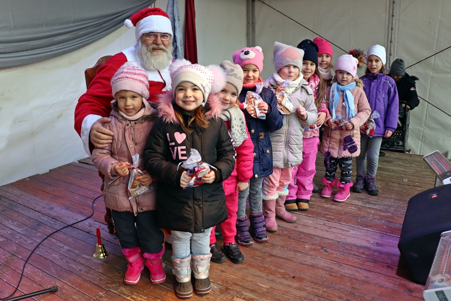 Ho-ho-hó! Mikulásé a halasi Adventi Főtér (galéria)