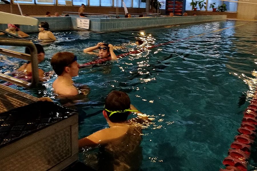 Úszóversennyel zárták az évet