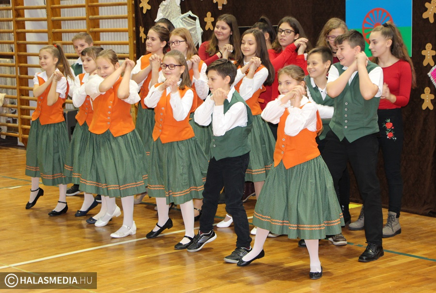 Nemzetiségek napja a Felsővárosi-iskolában
