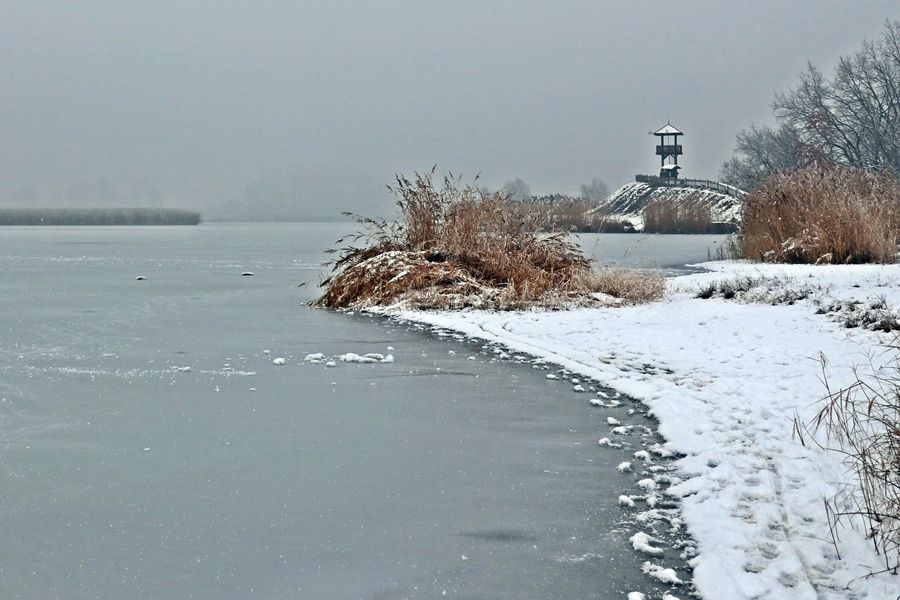 Vékony még a Sóstó jege