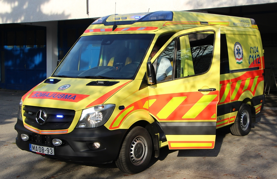 Csendes karácsony a halasi mentőknél