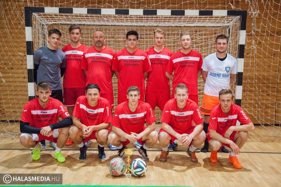 (►) A Káosz FC nyerte a focis kihívást