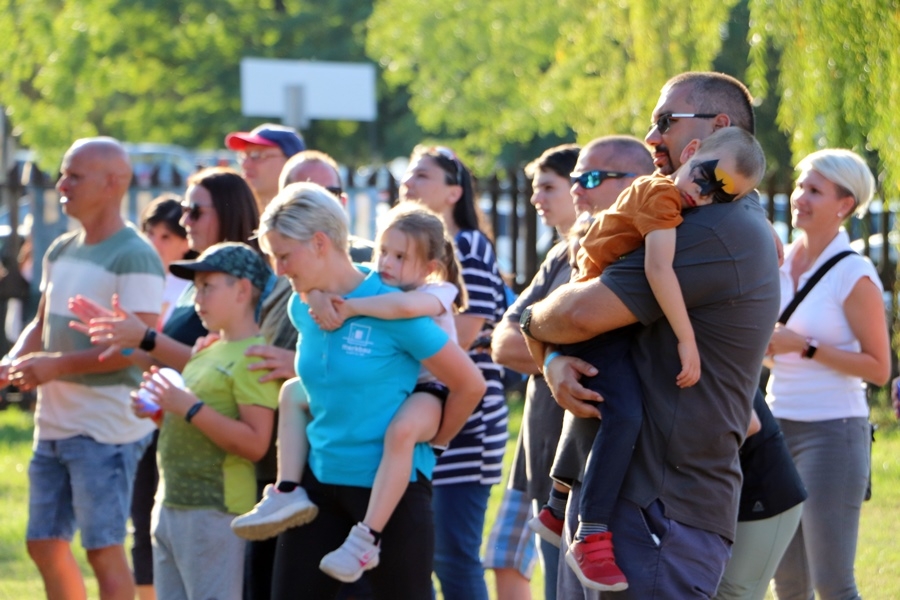 Merkbau családi nap a tóparton