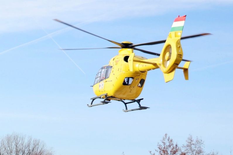 Tragédia Jánoshalmán: elhunyt egy 7 éves kisfiú