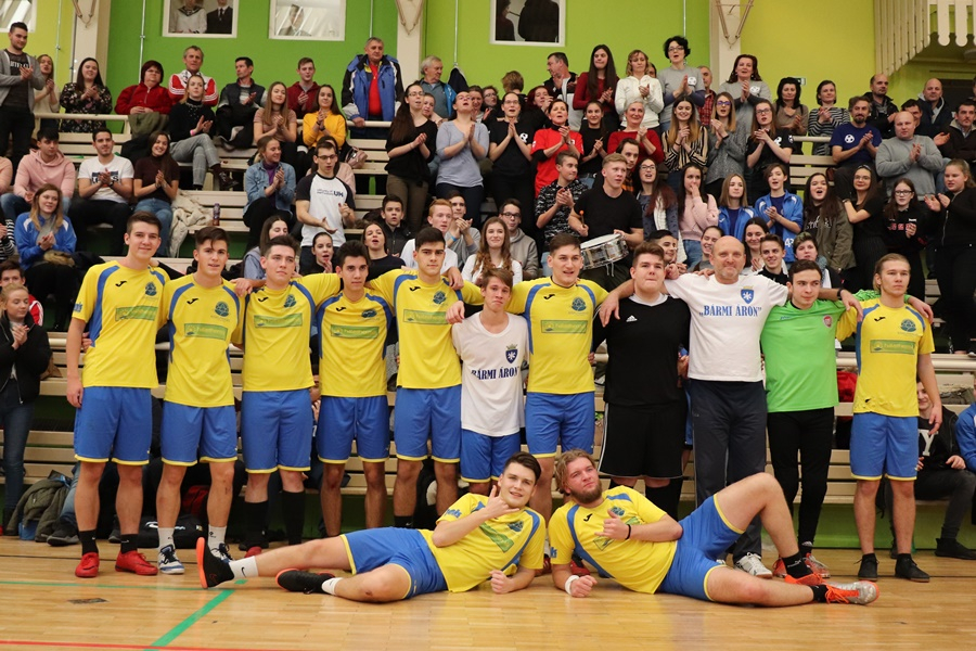 A döntőben is bármi áron, Szilády Áron! (galériákkal)