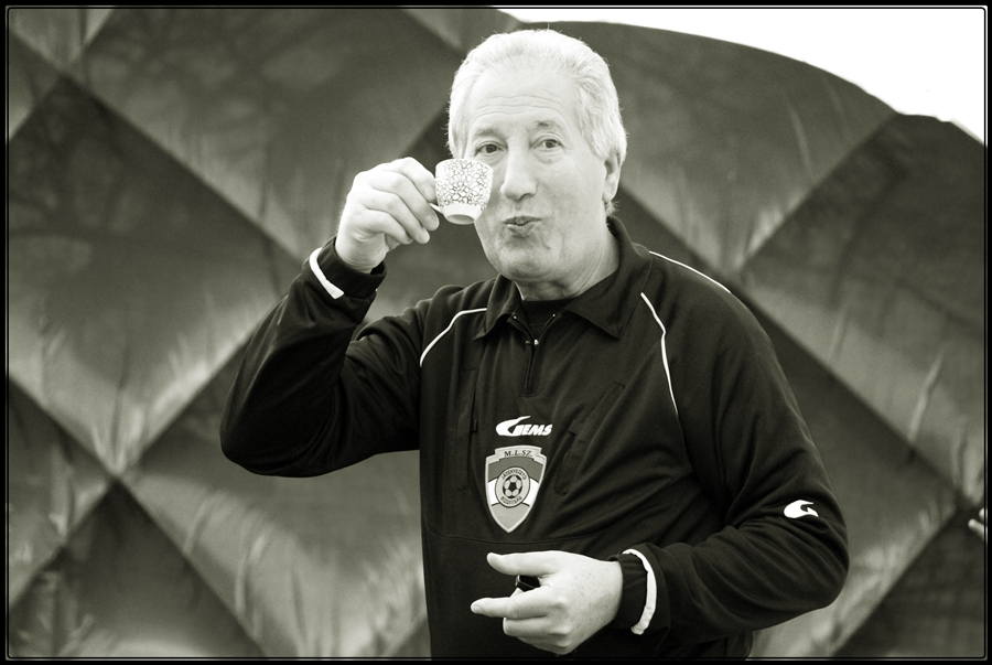 Elhunyt Bánfi Zoltán