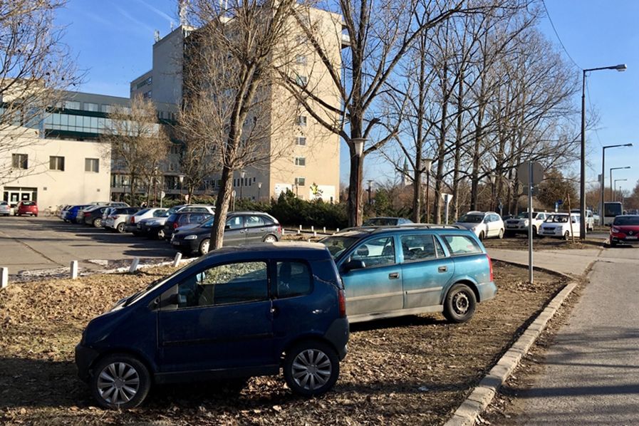 Tervek a kórházi parkolóbővítésre