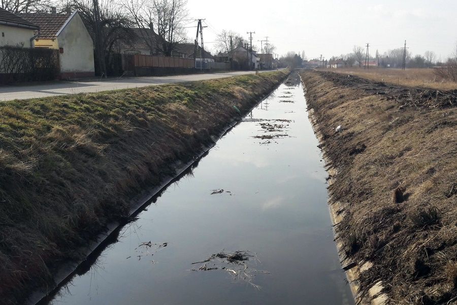 Dong-éri csatorna kotrása