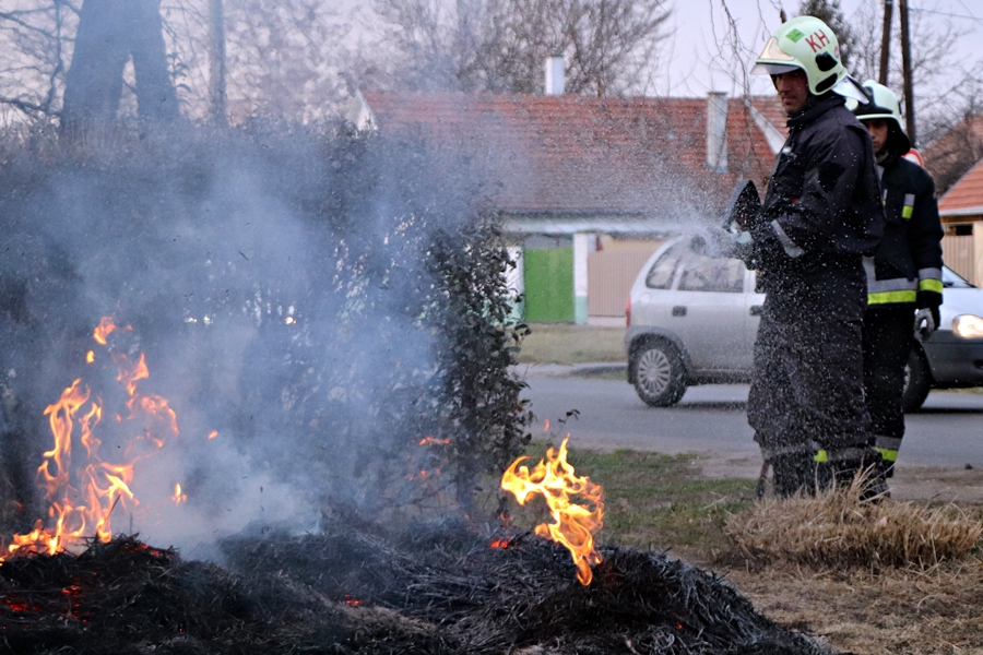 Tűz volt a Tó utcában (galéria)