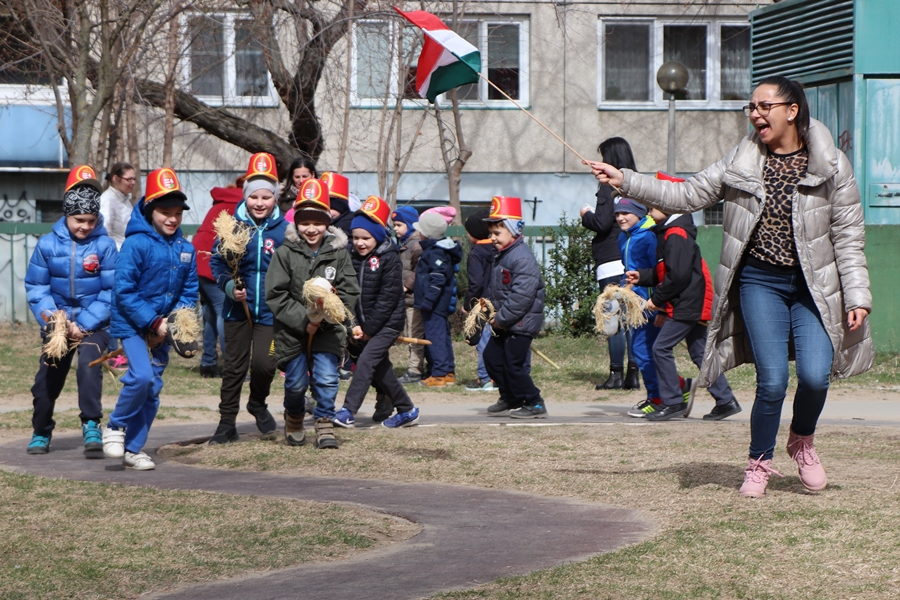 Kicsi huszár kalandtúra a Bóbita Óvodában (galéria)