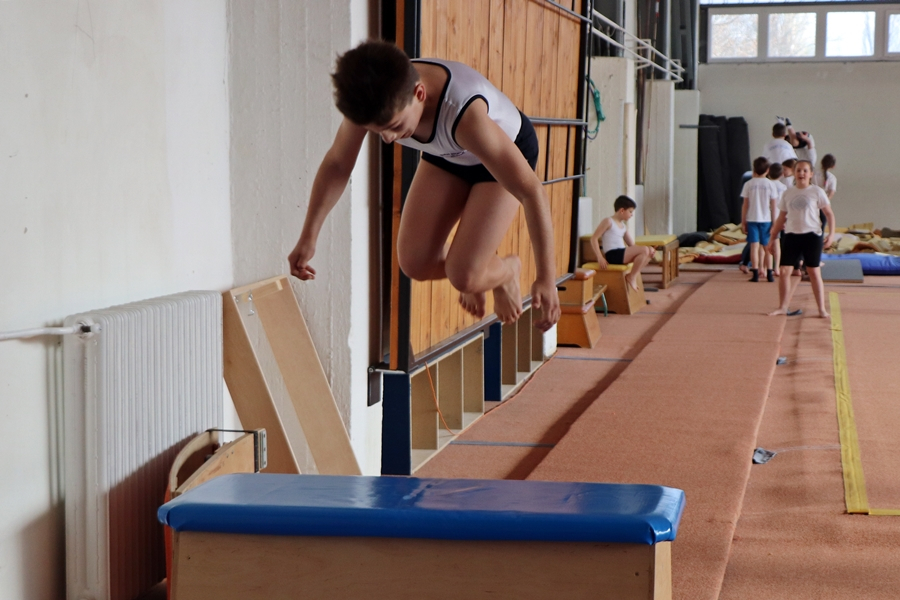 A Fazekas-iskola nyerte a tornász dzsemborit (galéria)