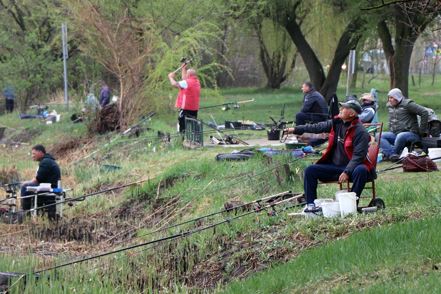 Rekordnevezés a szezonnyitó horgászversenyen a Sóstón (galéria)