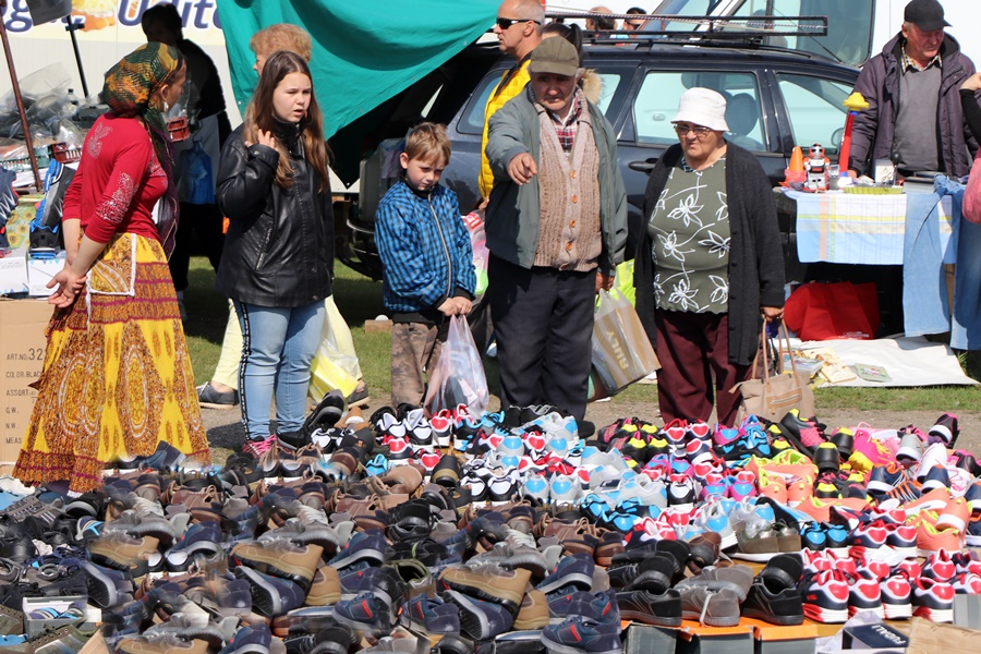Ezrek a halasi vásárban (galéria)
