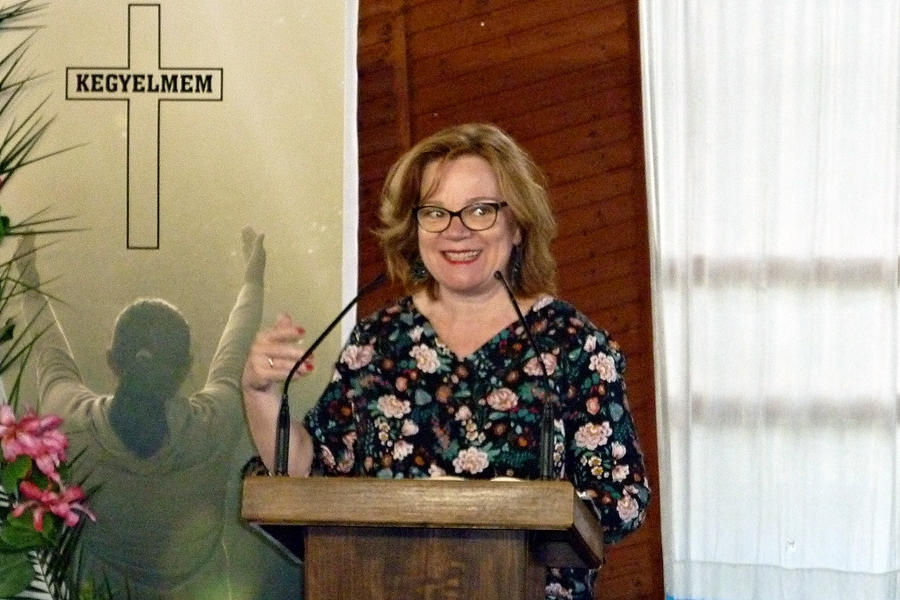 Konferencia a nőkről