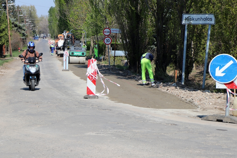 Útalap betonozás a Tinódi utcában (galéria)