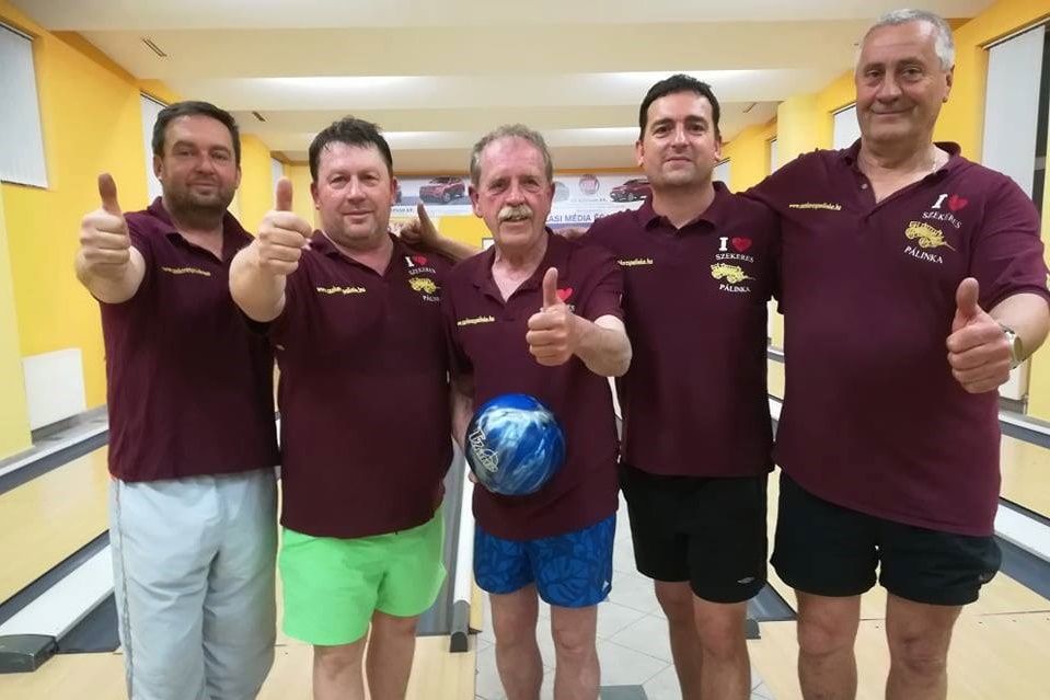 A Szekeres Pálinka a városi bowling bajnok