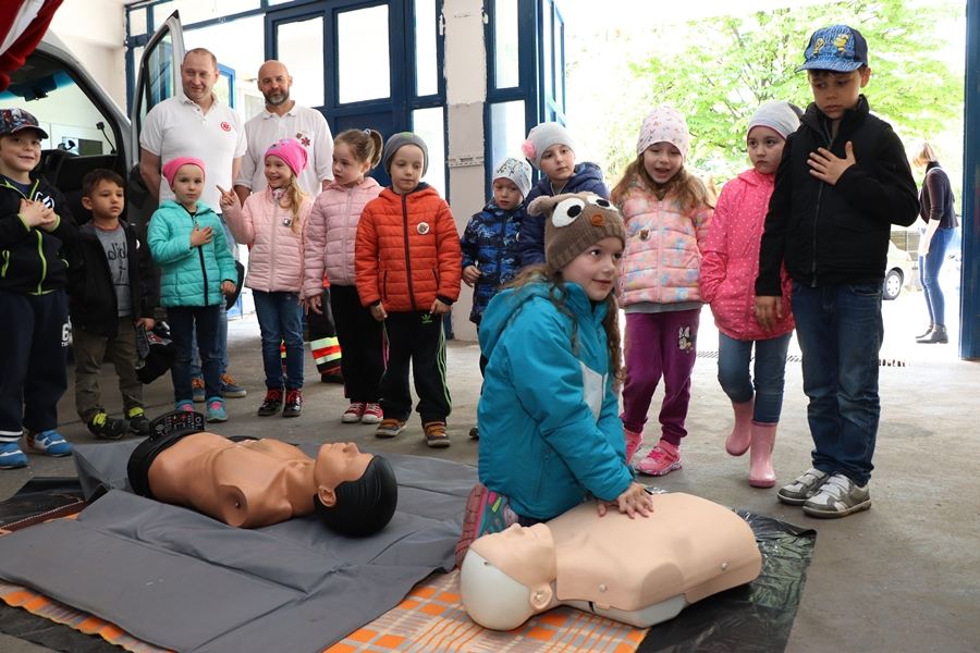 Gyermekek, felnőttek a Mentők Napján (galéria)