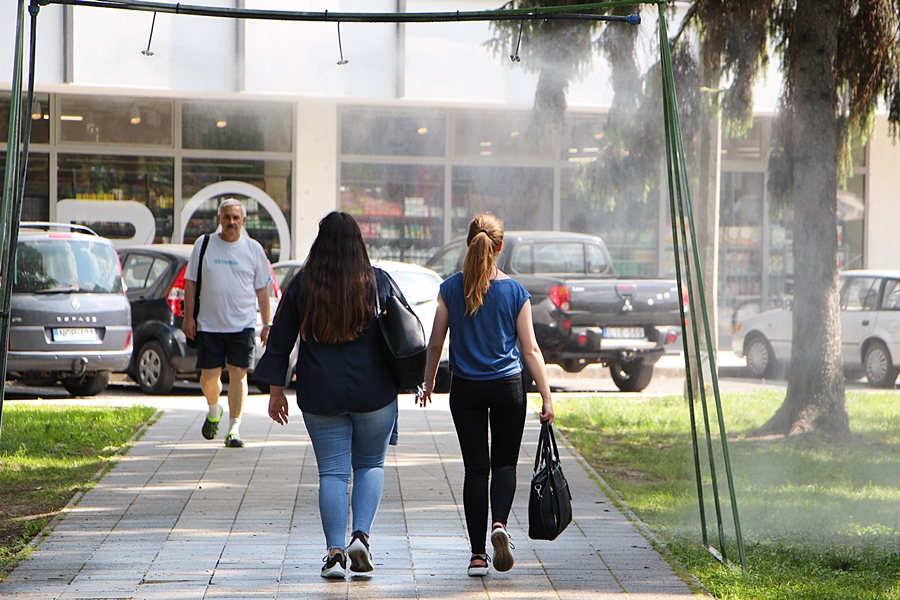 Üzemelnek a halasi párakapuk