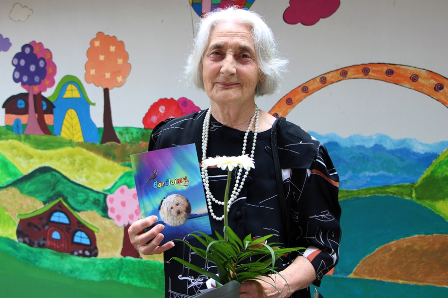 Barátaim - egy könyv Julika néni meséivel és rajzaival (galéria)