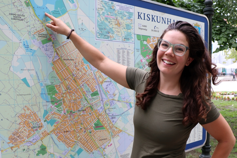 Marnie Jakab keresi a halasi rokonait