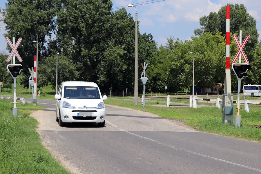 Lezárják majd a vasúti átjárót