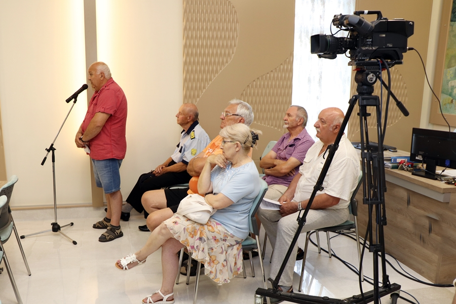 Elismerés és kritika is elhangzott a közmeghallgatáson