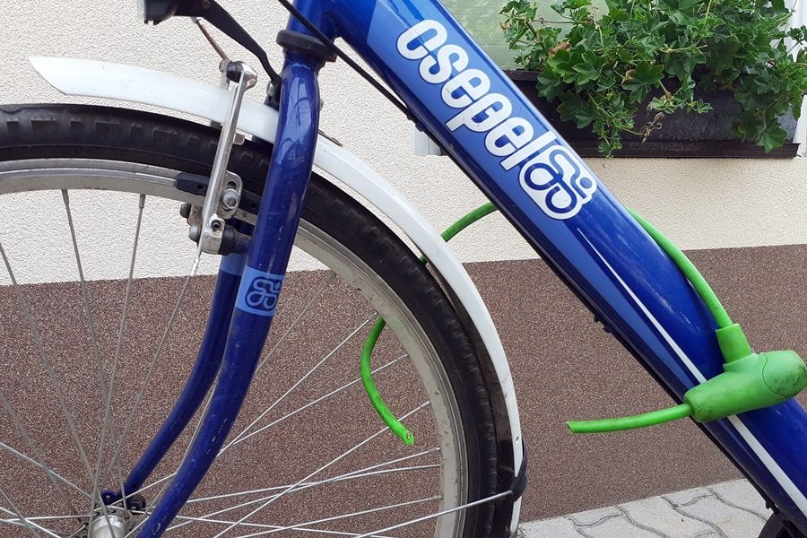 Vigyázzanak! Biciklitolvaj garázdálkodik az Erdei tér környékén